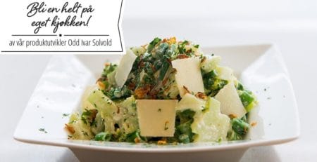 Bilde av brokkolisalat med aspargesbønner.