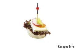 1506-kanapee-brie