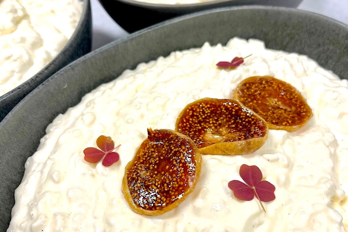 riskrem-med-rod-saus-julemeny